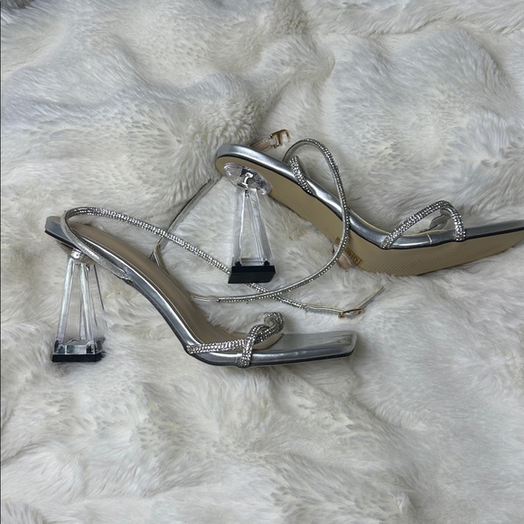 Silver heels 🤍 - Picture 5 of 6
